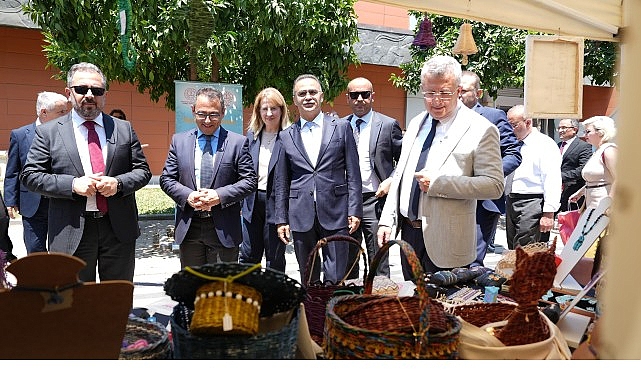 İzmir'de "Hayat Boyu &Ouml;ğrenme Haftası" Coşkuyla Kutlanıyor