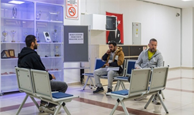 İzmir&rsquo;de spor okul sıralarına taşınıyor