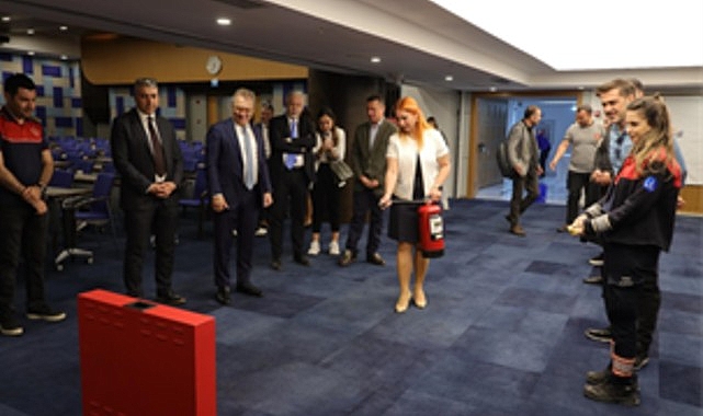 İzmir&rsquo;de turizm işletmeleri afet g&uuml;venliği i&ccedil;in toplandı