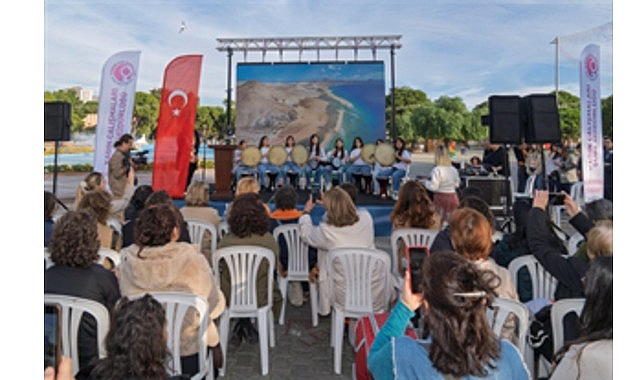 İzmir&rsquo;den d&uuml;nyaya, d&uuml;nyadan İzmir&rsquo;e: Buradayım, iyiyim