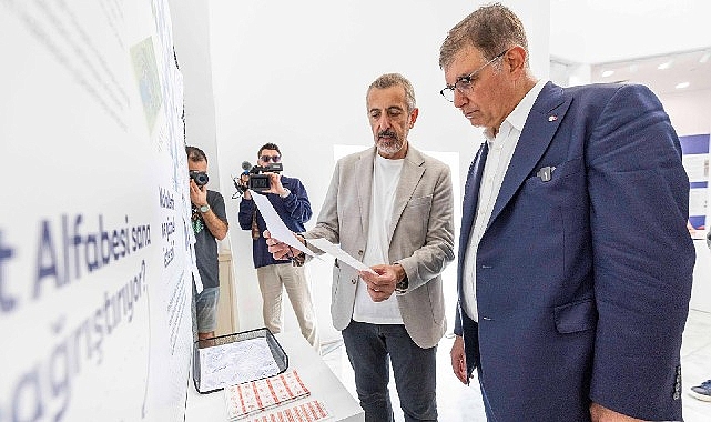 İzmir&rsquo;in geleceğini anlatan sergi 'İz&rsquo;in Peşinde Şehrin İ&ccedil;inde' a&ccedil;ıldı
