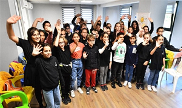 İzmirli &ccedil;ocuklar, kentin geleceğini şekillendiriyor