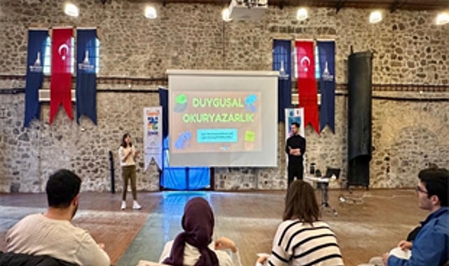 İzmirli gen&ccedil;ler "Duygusal Okuryazarlık At&ouml;lyesi" ile farkındalık kazandı