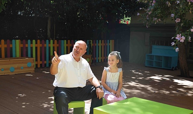 İzmit Ulugazi İlkokulu'na masal gibi bir bah&ccedil;e