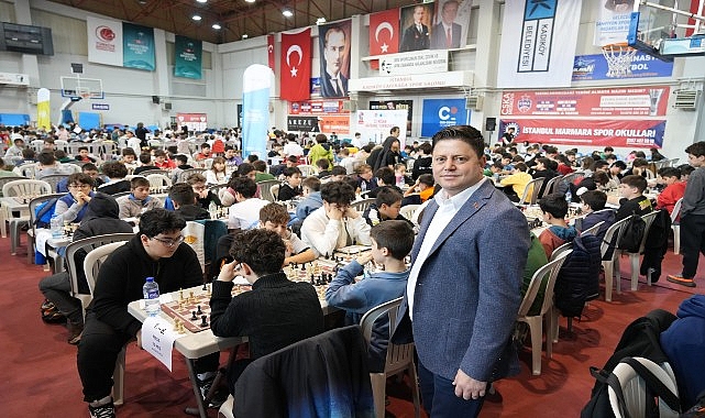 Kadık&ouml;y&rsquo;de 23 Nisan Coşkusu Satran&ccedil; Turnuvasıyla Başladı