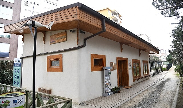 Kadık&ouml;y&rsquo;de Ekolojik Yaşam Merkezi&rsquo;nde At&ouml;lyeler S&uuml;r&uuml;yor