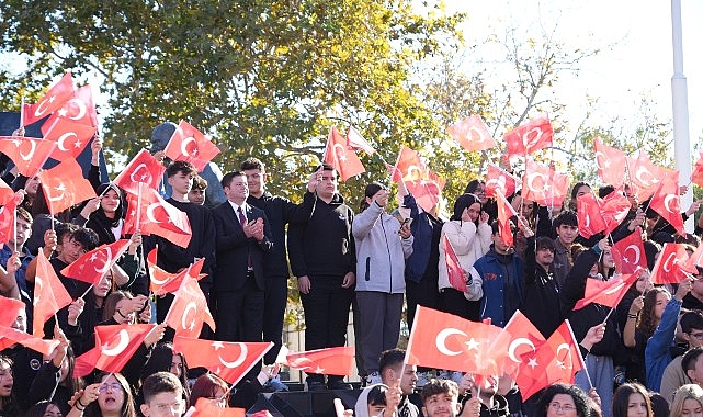 Kadık&ouml;y&rsquo;de Zafer Bayramı Coşkusu