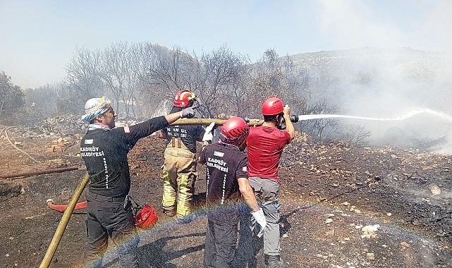 Kadık&ouml;y&rsquo;den Yola &Ccedil;ıkan İkinci Ekipler Yangın B&ouml;lgesine Ulaştı