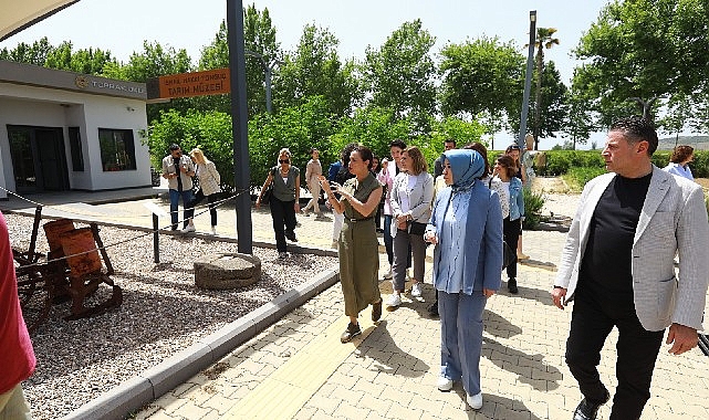 Kadın Erkek Fırsat Eşitliği Komisyonu &Uuml;yeleri Yaşam K&ouml;y&uuml;n&uuml; Gezdi