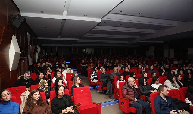 &ldquo;Kadın Sığınağı&rdquo; İzleyici ile Buluştu