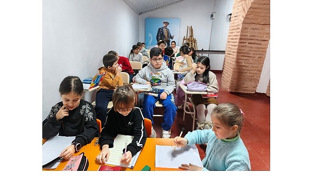 Kadın ve &Ccedil;ocuk Dayanışma Merkezi&rsquo;nde İngilizce Derslerine Yoğun İlgi