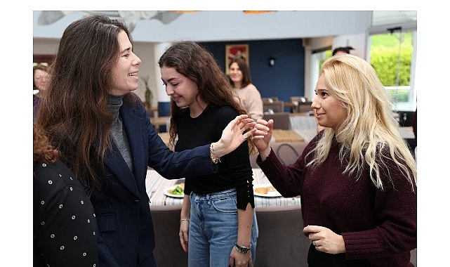 Kadının İnsan Hakları Eğitim Programı &Ccedil;eşme&rsquo;de tamamlandı