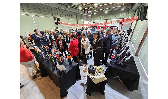 Kahraman T&uuml;rk Kadınları G&ouml;lc&uuml;k'te Sanatla buluştu
