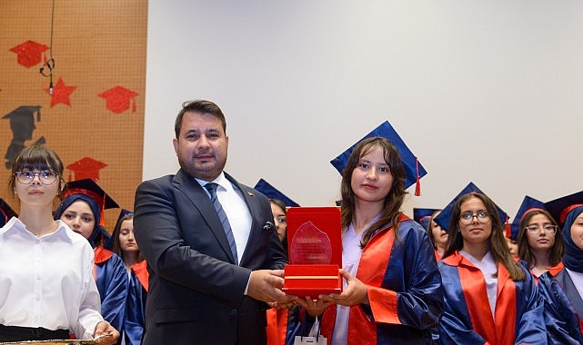 Kahramankazan'da Mezuniyet Sevinci