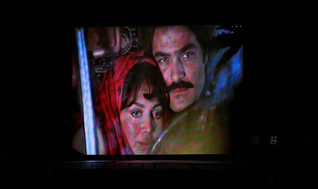 Kalamış Yaz Festivali Yeşil&ccedil;am&rsquo;ın sultanı T&uuml;rkan Şoray ile başladı.