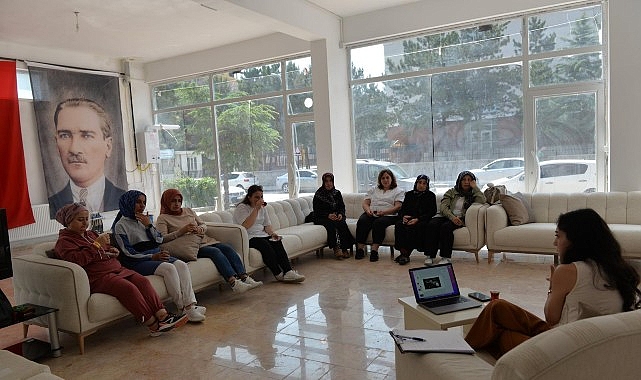 &ldquo;Kalpten Kalbe Bir Yol Vardır&rdquo; semineri yoğun ilgi g&ouml;rd&uuml;