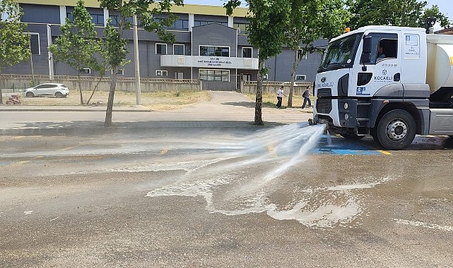 Kandıra Belediyesi Bayram Mesaisinde Rekor Temizlik &Ccedil;alışması Ger&ccedil;ekleştirdi