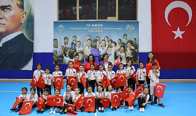 Karabağlar Belediyesi Spor Okulu &Ouml;ğrencileri, 19 Mayıs Spor Şenliği&rsquo;nde Buluştu