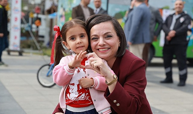 Karabağlar &rsquo;da &Ccedil;ocuklar Bayramlarını Doyasıya Yaşadı