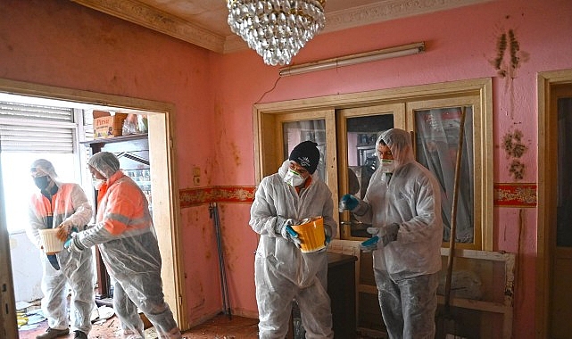 Karabağlar&rsquo; da &Ccedil;&ouml;p Ev Tamamen Temizlendi