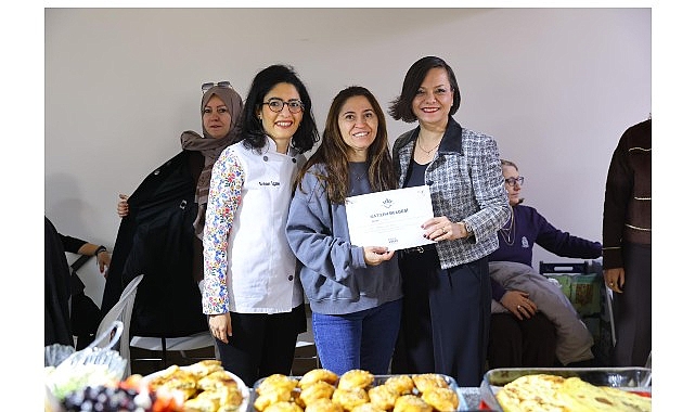 Karabağlar Mutfak Akademi&rsquo;de Kadın Emeği Ta&ccedil;landı