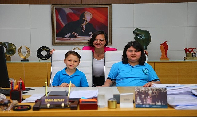 Karabağlar&rsquo;da 23 Nisan Coşkusu