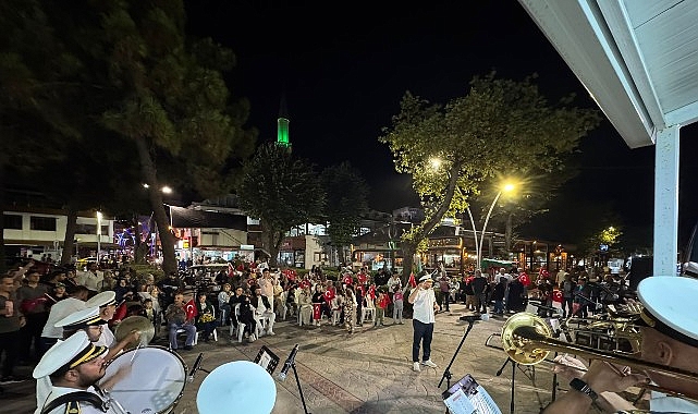 Karam&uuml;rsel'de 30 Ağustos'a &ouml;zel konser