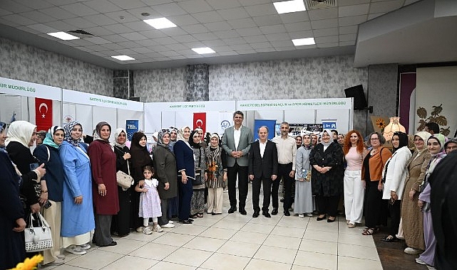 Karmek Yıl Sonu Sergisinde B&uuml;y&uuml;k Coşku