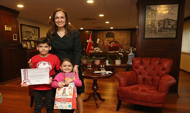 Karşıyaka Belediyesi yılın kitap tutkunlarını se&ccedil;ti