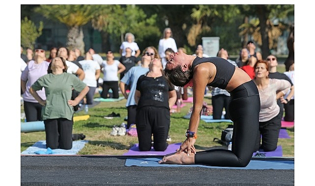Karşıyaka Belediyesi&rsquo;nden 14 Şubat&rsquo;a &ouml;zel yoga etkinliği