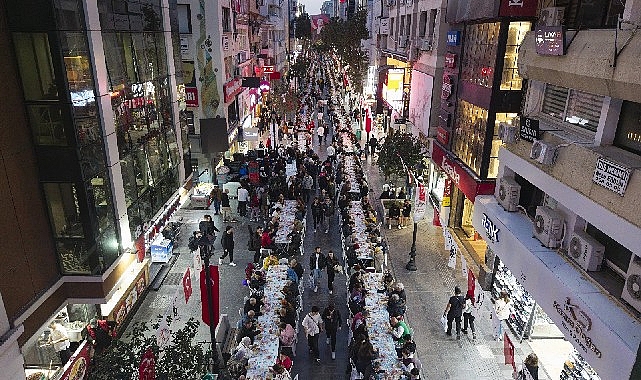 Karşıyaka Belediyesi&rsquo;nden iftar dayanışması
