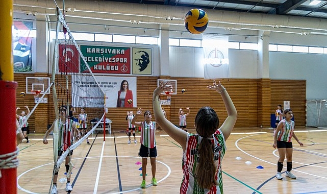 Karşıyaka Belediyesi&rsquo;nden voleybol turnuvası