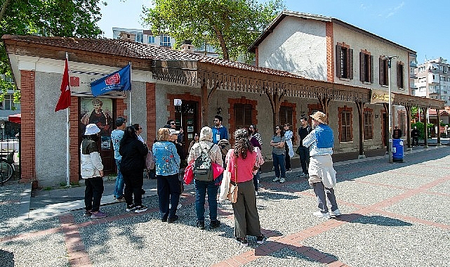 Karşıyaka Belediyesi&rsquo;nin &uuml;cretsiz &lsquo;K&uuml;lt&uuml;r Rotası&rsquo; turlarına b&uuml;y&uuml;k ilgi