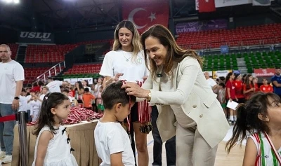 Karşıyaka&rsquo;da Kış Spor Okulları&rsquo;na g&ouml;rkemli kapanış