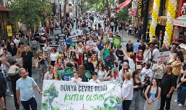 Karşıyaka &lsquo;D&uuml;nya &Ccedil;evre G&uuml;n&uuml;&rsquo;n&uuml; farkındalık etkinlikleriyle kutladı