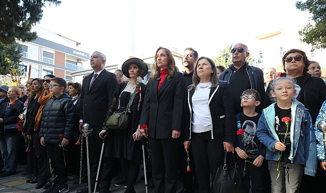 Karşıyaka tek y&uuml;rek oldu, Ata&rsquo;ya selam durdu!