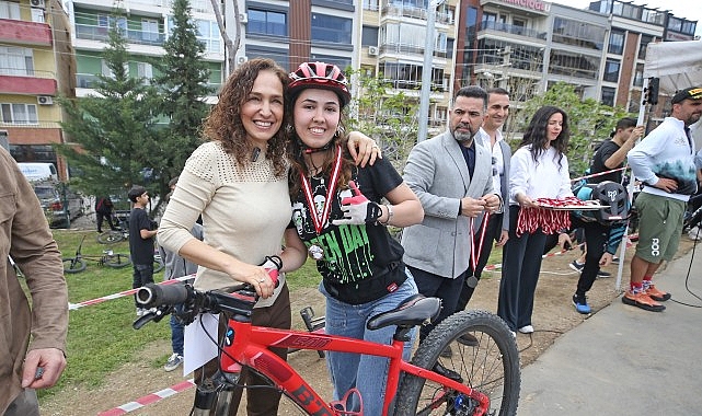 Karşıyaka&rsquo;da heyecan dolu pump track yarışı!