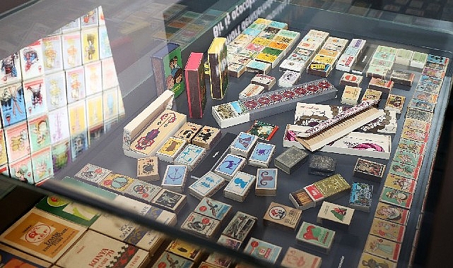 Karşıyaka'da nostaljik yolculuk: &lsquo;Kibrit &Ccedil;akıyorsun Karanlıkta&rsquo;