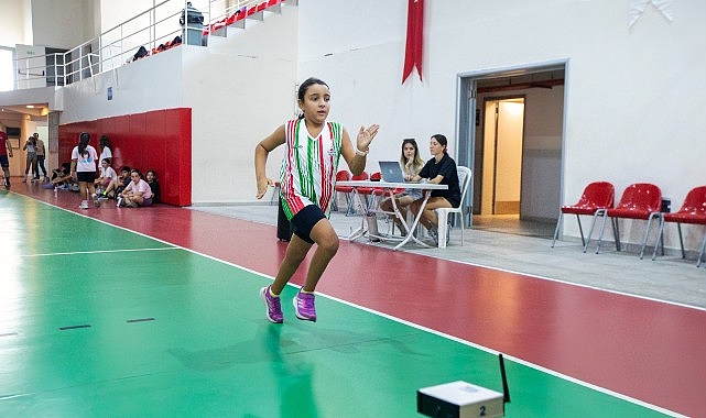 Karşıyaka&rsquo;da &ouml;rnek hizmet: Sportif yetenekler keşfediliyor