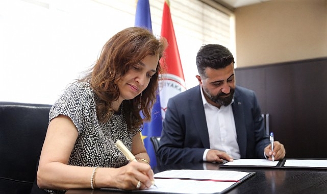 Karşıyaka&rsquo;da &lsquo;sağlıklı kentleşme&rsquo; i&ccedil;in imzalar atıldı
