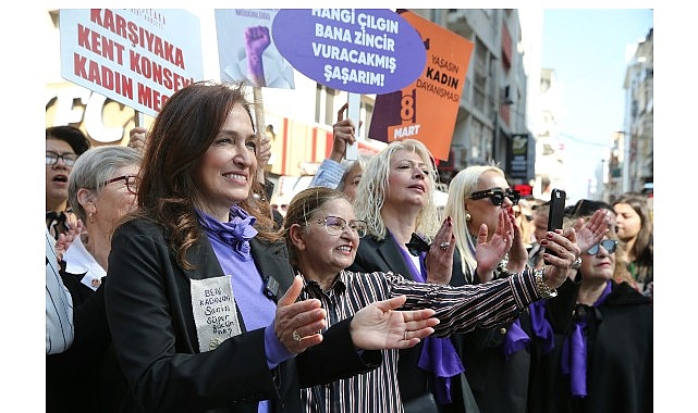 Karşıyaka&rsquo;dan dayanışma &ccedil;ağrısı: Şiddete karşı ses &ccedil;ıkar!