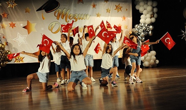 Karşıyaka&rsquo;nın anaokullarında mezuniyet coşkusu