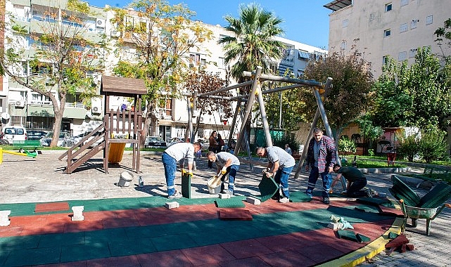 Karşıyaka&rsquo;nın parkları tek tek yenileniyor