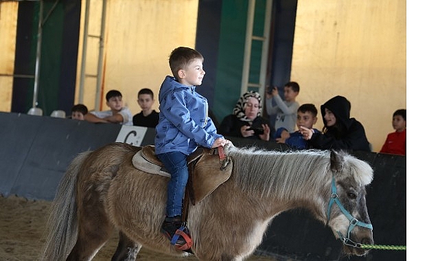 Kartepe Belediyesi Atlı Binicilik Kul&uuml;b&uuml;&rsquo;ne Yoğun İlgi