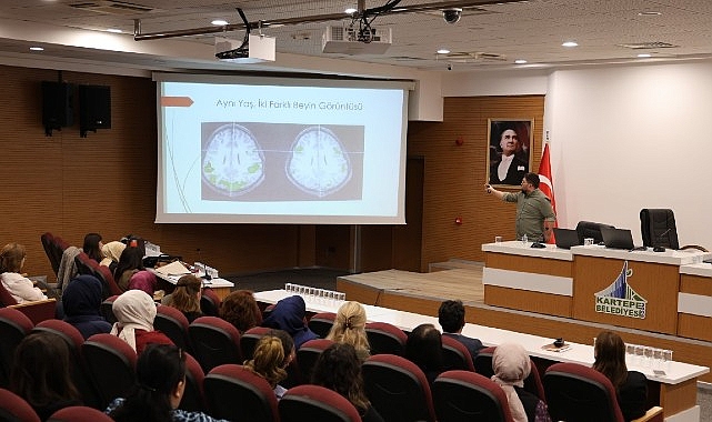 Kartepe Belediyesi Personeline &ldquo;Sağlıklı Hayat Akademisi&rdquo; Semineri