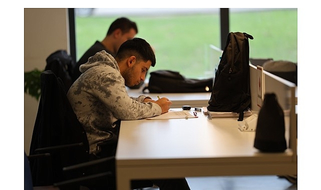 Kartepe Kent K&uuml;t&uuml;phanesi Yarıyıl Tatilinde Gen&ccedil;lerin Akınına Uğradı