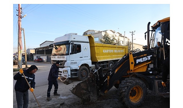 Kartepe Sanayi B&ouml;lgesinde Kapsamlı Temizlik &Ccedil;alışması