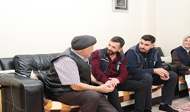 Kartepe&rsquo;de Alo Evlat Sağlık Kul&uuml;b&uuml; Yaşlıları Unutmadı
