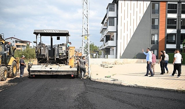 Kartepe&rsquo;de Asfalt Atağı S&uuml;r&uuml;yor