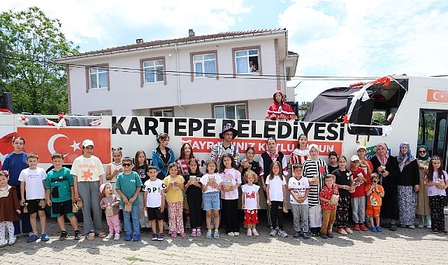 Kartepe&rsquo;de Bayram Coşkusu Mahalle Mahalle Yaşandı